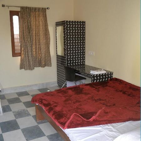Hotel Vaibhav Raxaul Extérieur photo